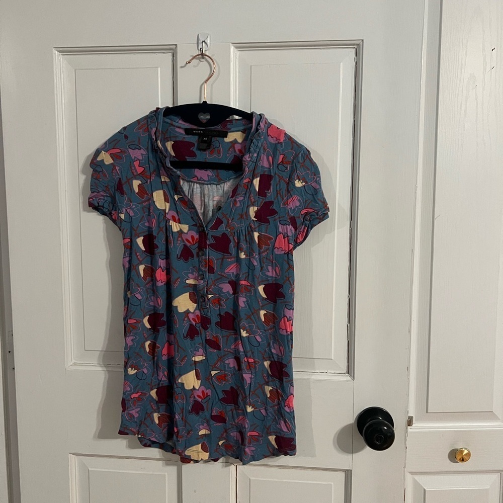 Alt color Marc Jacobs top ASO Summer Roberts on the OC - Picture 7 of 11